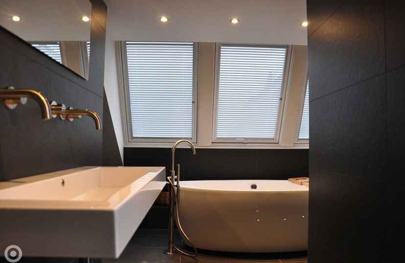 Stijlvolle Zwarte Badkamer Spots Voor Een Moderne Look